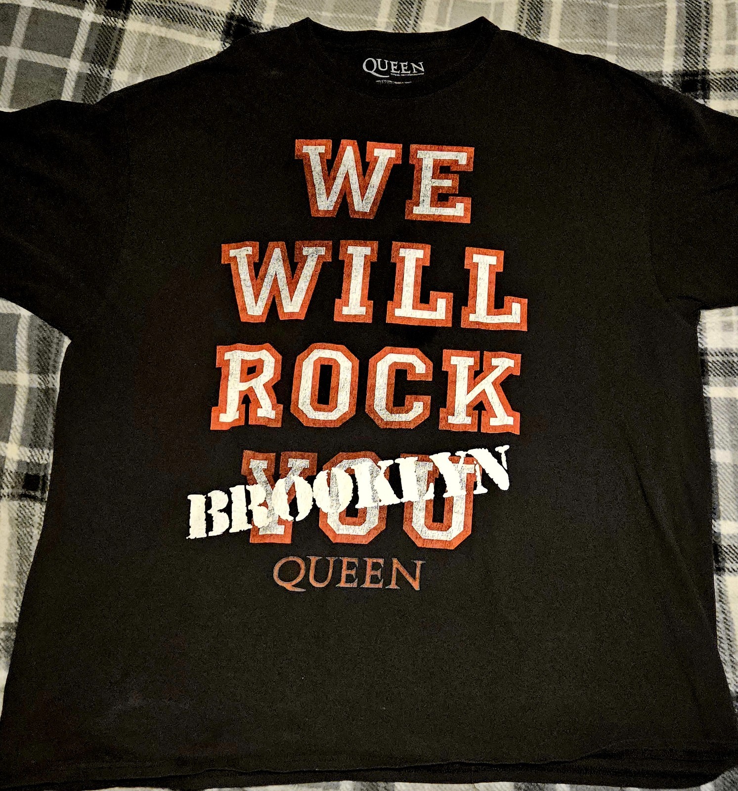 QUEEN - BARCLAYS CENTER, BROOKLYN,NY EVENT T SHIRT 2XL 7/28/17 RARE!!